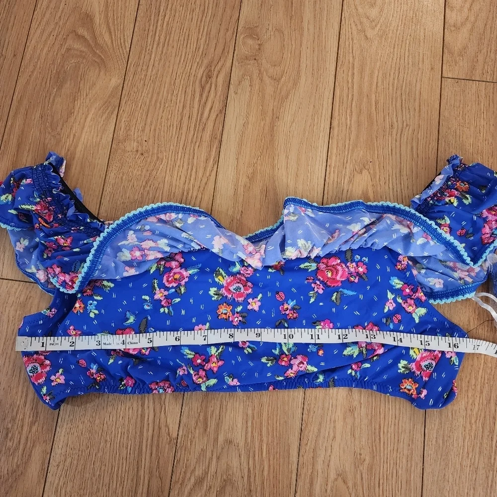 NWT Vera Bradley Bikini Top- XL